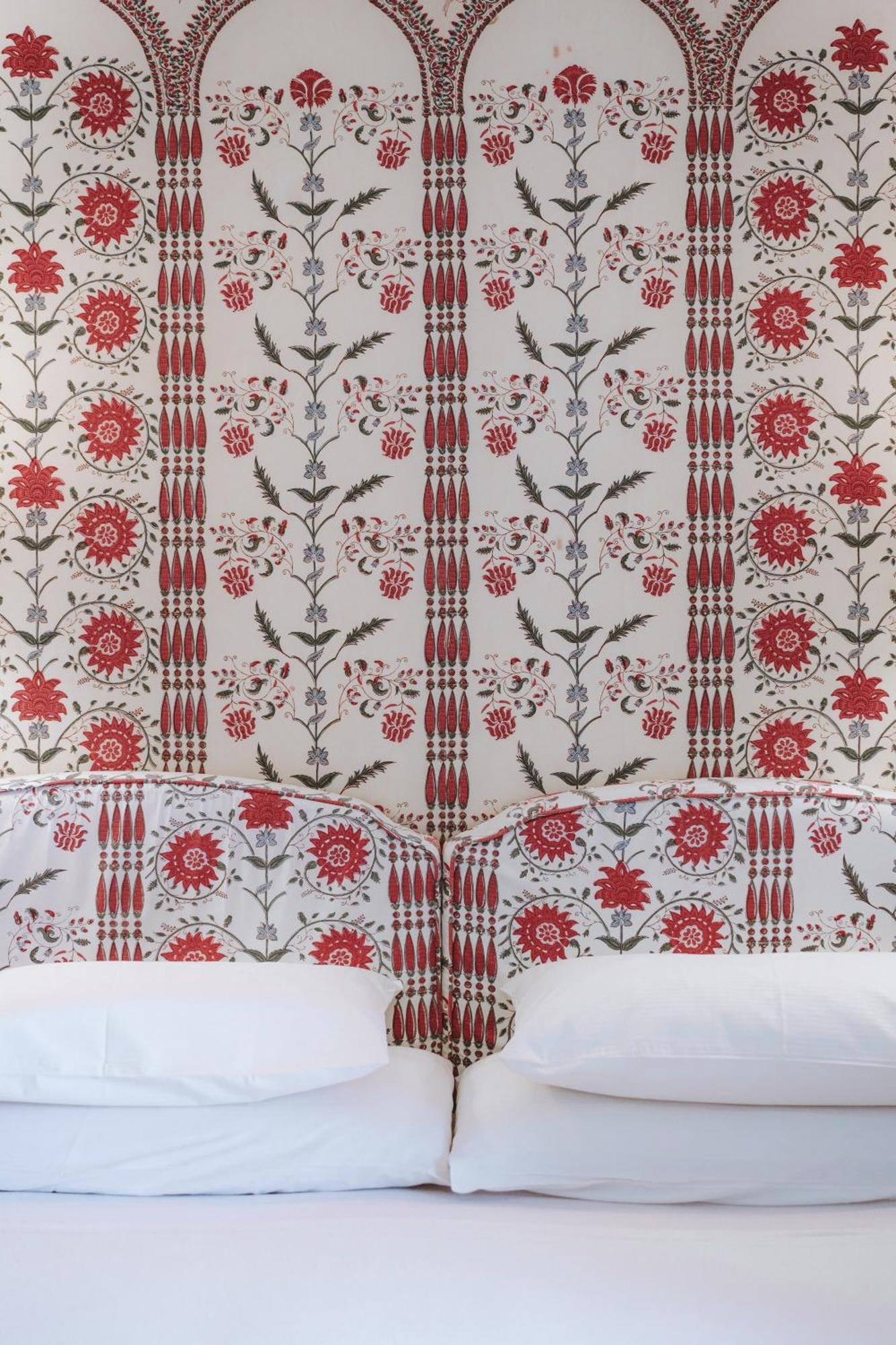 Bastide Rose Hotel Le Thor Buitenkant foto